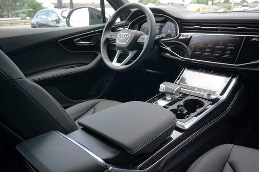 2025 Audi Q7 55 Premium Plus