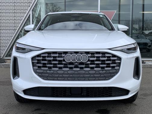 2025 Audi Q5 Premium Plus TFSI quattro S tronic