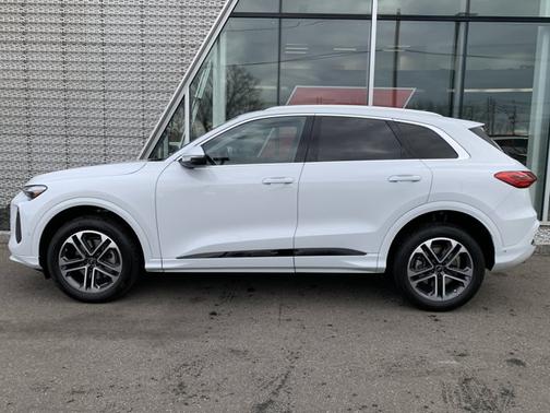 2025 Audi Q5 Premium Plus TFSI quattro S tronic