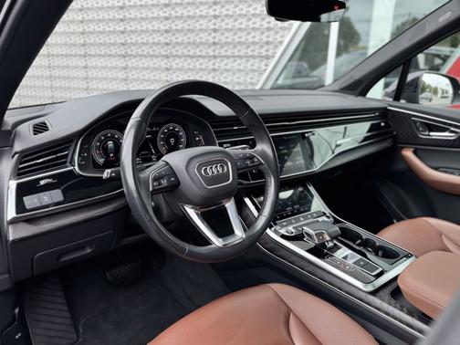 2021 Audi Q7 45 Premium Plus