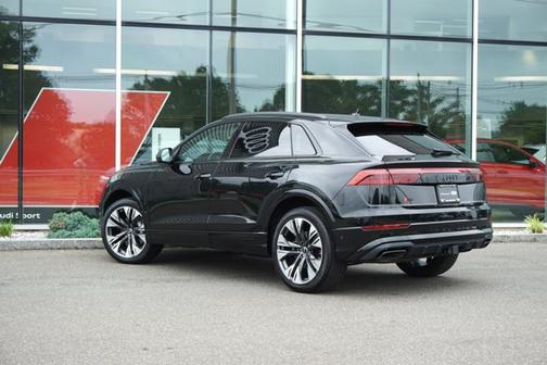2025 Audi Q8 55 Premium Plus