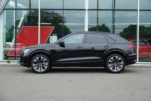 2025 Audi Q8 55 Premium Plus