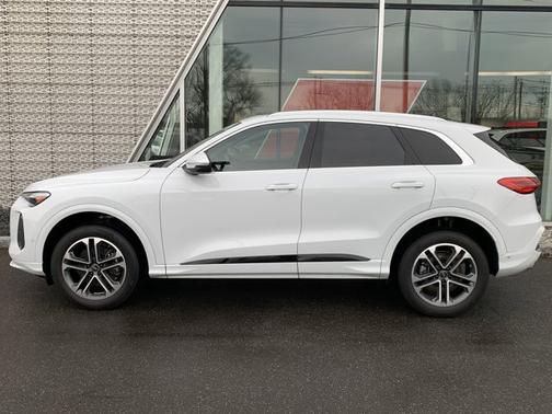 2025 Audi Q5 Premium Plus TFSI quattro S tronic