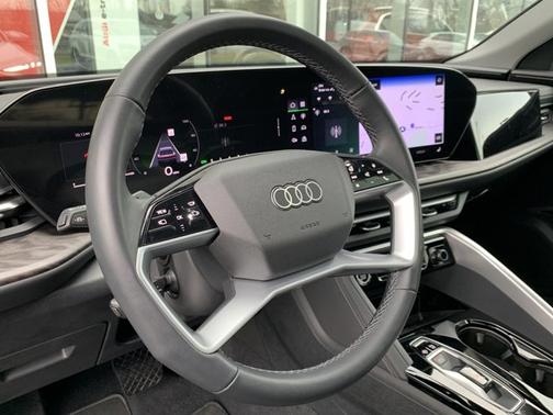 2025 Audi Q5 Premium Plus TFSI quattro S tronic