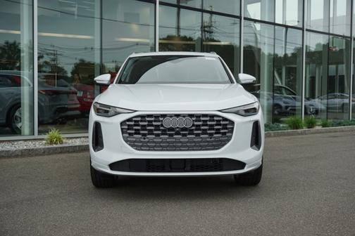 2025 Audi Q5 Premium Plus