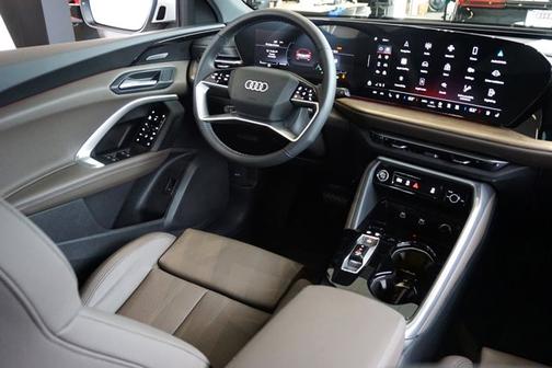 2025 Audi Q5 Premium Plus