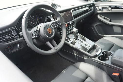 Jet Black Metallic 2026 Porsche Macan Macan