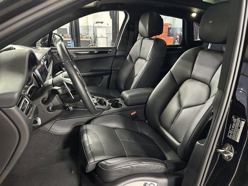 2025 Porsche Macan S