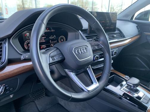 2023 Audi Q5 45 S line Premium Plus