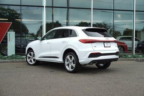 2025 Audi Q5 Premium Plus