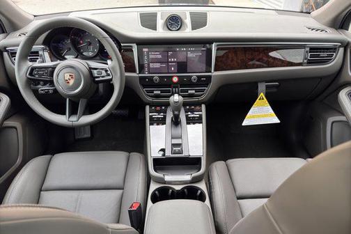 2025 Porsche Macan AWD