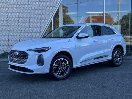 2025 Audi Q5 Premium