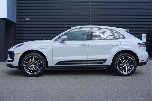 Chalk 2024 Porsche Macan Macan