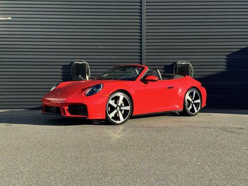 2025 Porsche 911 Carrera