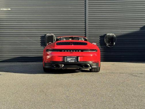 2025 Porsche 911 Carrera