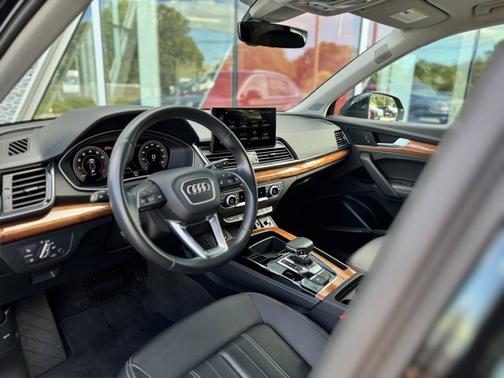 2023 Audi Q5 45 S line Premium Plus