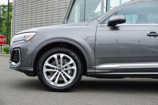2025 Audi Q7 45 Premium