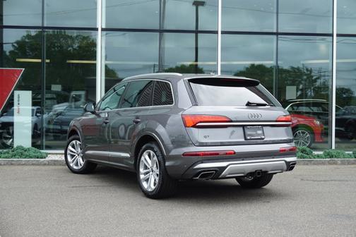 2025 Audi Q7 45 Premium