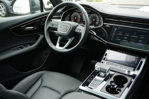 2025 Audi Q7 45 Premium
