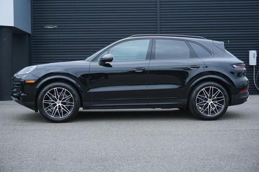 Black 2024 Porsche Cayenne Cayenne