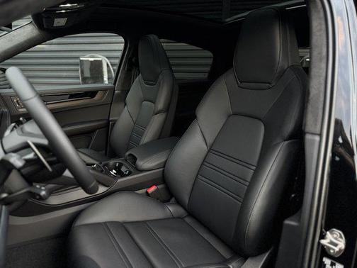 2026 Porsche Cayenne GTS
