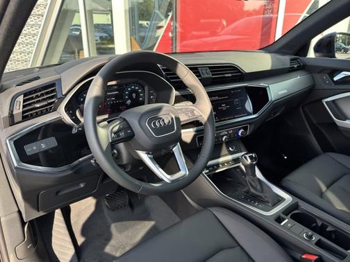 2025 Audi Q3 45 S line Premium Plus