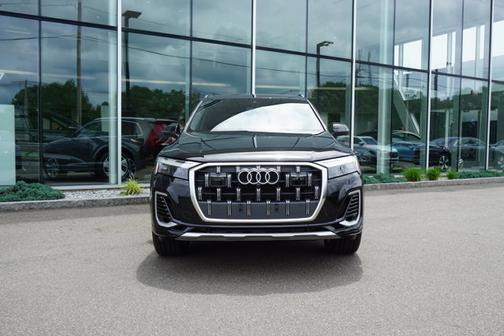 2025 Audi Q7 55 Premium Plus