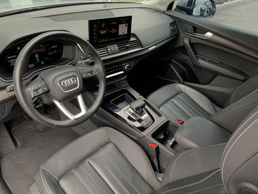 2022 Audi Q5 40 Premium Plus