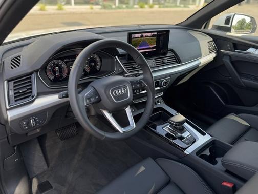 2025 Audi Q5 45 S line Premium