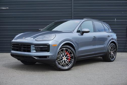 Vanadium Grey Metallic 2026 Porsche Cayenne S