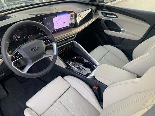 2025 Audi Q5 Premium Plus TFSI quattro S tronic