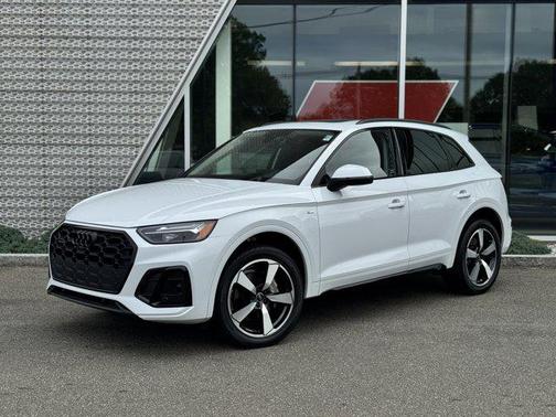 2023 Audi Q5 45 S line Premium Plus