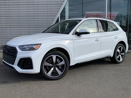 2023 Audi Q5 45 S line Premium Plus