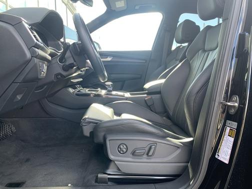 2023 Audi Q5 45 S line Premium Plus