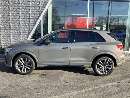 2024 Audi Q3 45 S line Premium Plus