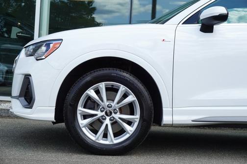 2022 Audi Q3 45 S line Premium