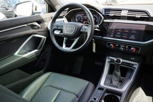 2022 Audi Q3 45 S line Premium