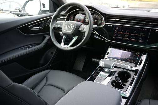 2025 Audi Q8 55 Premium Plus