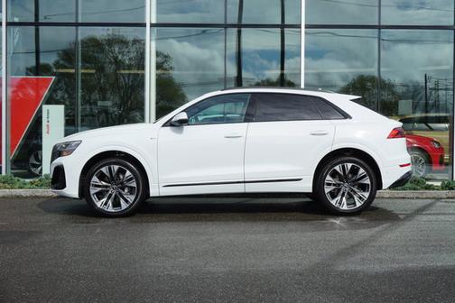 2025 Audi Q8 55 Premium Plus