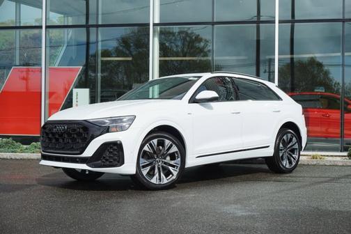 2025 Audi Q8 55 Premium Plus
