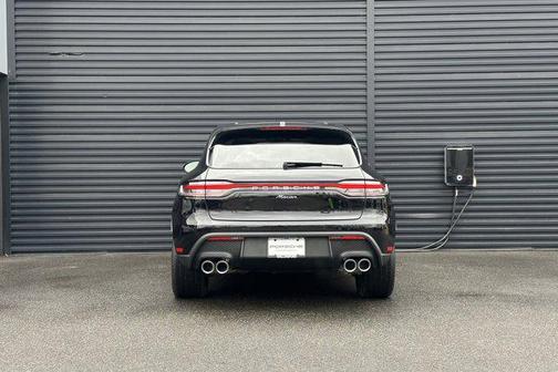 2025 Porsche Macan Base