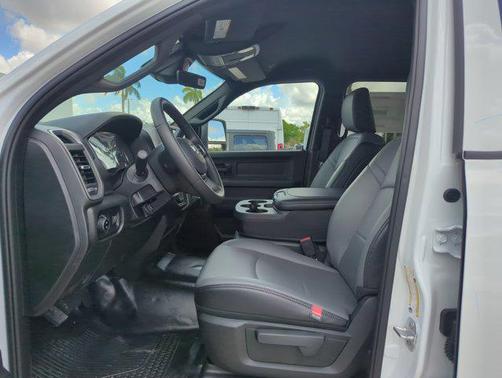 2025 RAM 2500 Tradesman Crew Cab 4x4 8' Box