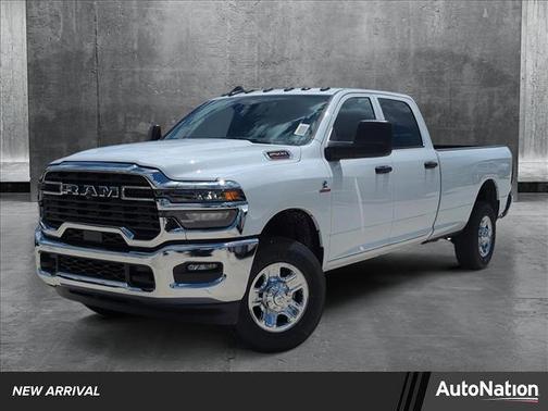 2025 RAM 2500 Tradesman Crew Cab 4x4 8' Box