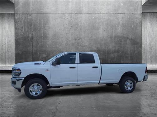 2025 RAM 2500 Tradesman Crew Cab 4x4 8' Box