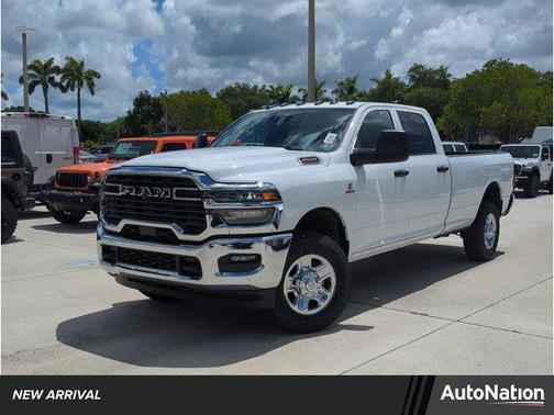 2025 RAM 2500 Tradesman Crew Cab 4x4 8' Box