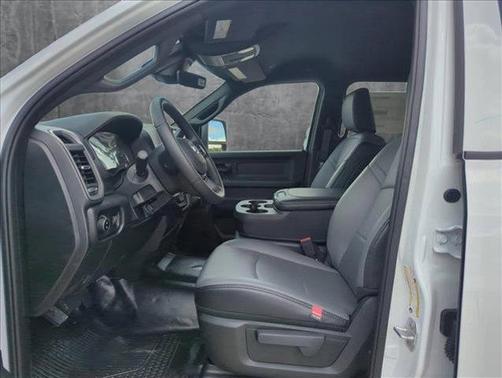 2025 RAM 2500 Tradesman Crew Cab 4x4 8' Box