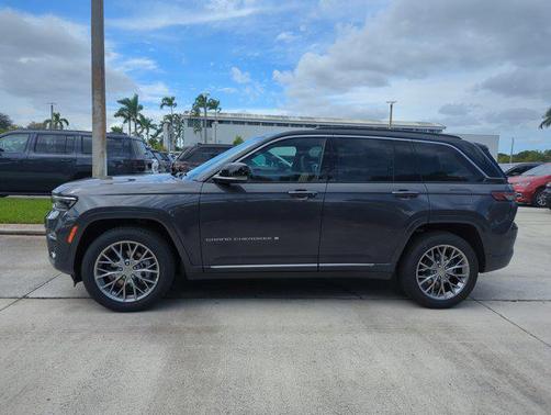 2025 Jeep Grand Cherokee Summit