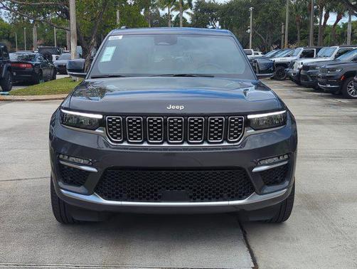 2025 Jeep Grand Cherokee Summit