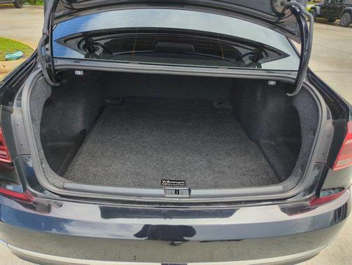 2018 Volkswagen Passat 2.0T SE