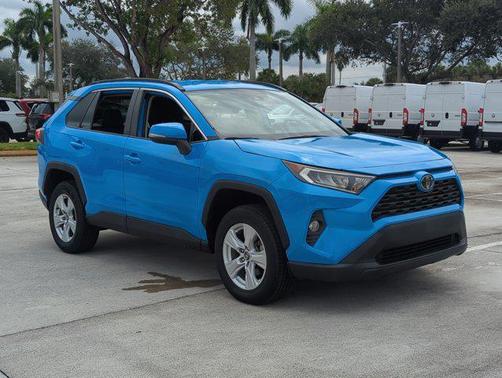 2020 Toyota RAV4 XLE